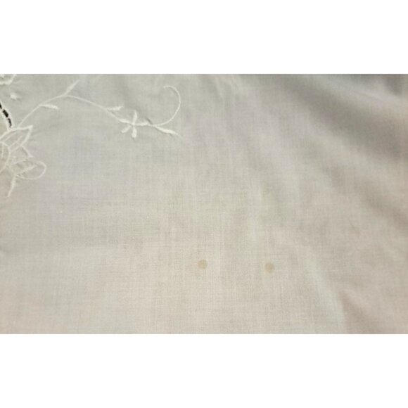 Embroidered Tablecloth White On White Cut Out Extra Long DIY Crafts 117x63 READ - Picture 6 of 7